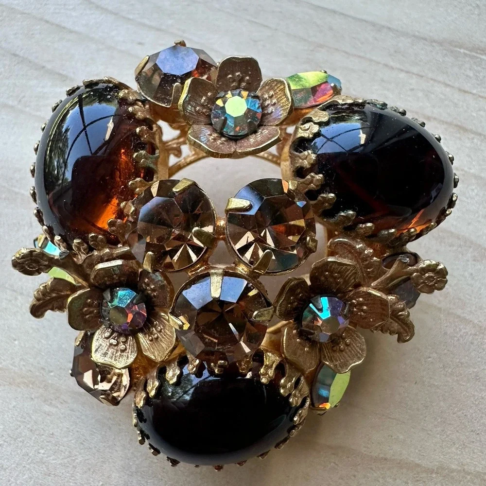 Regency Jewels Brooch Pin 1.75 Inch‎ Flower Amber Brown Crystal Rhinestone Gold